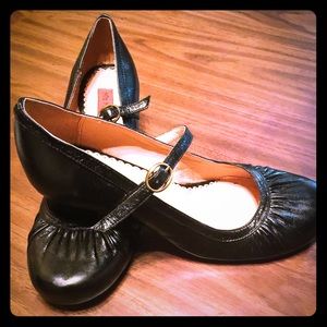 MIZ MOOZ KITTEN HEELS